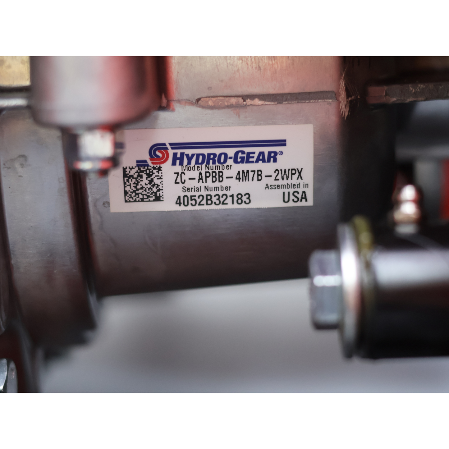 Tondeuse autoportée LEZARD S92 conducteur debout 27 cv Briggs&Stratton 92 cm rayon de braquage nul