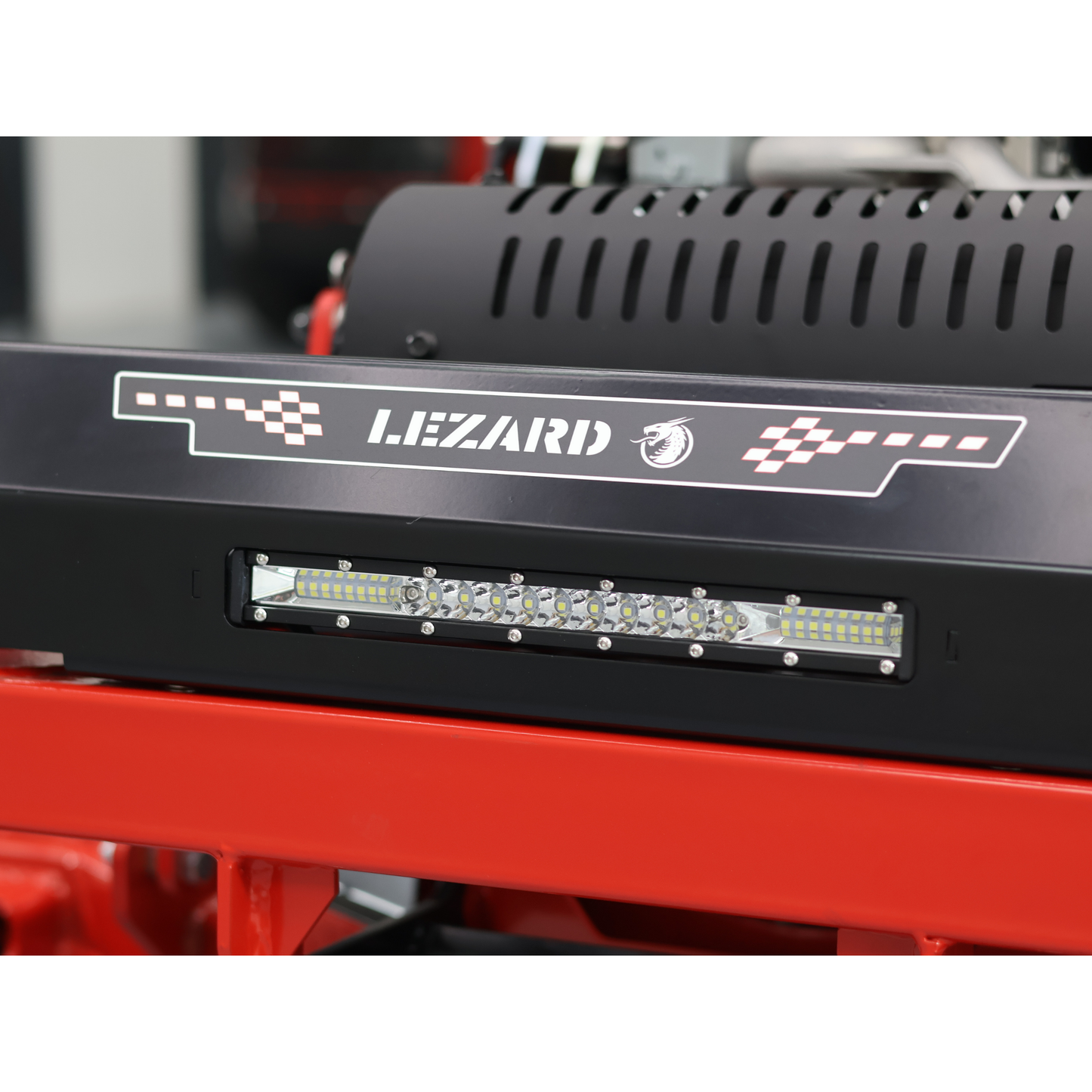 Kosiarka Stand on stojąca LEZARD S107 stojąca 27km Briggs&Stratton 810cc 107cm zero turn zerowy promień skrętu