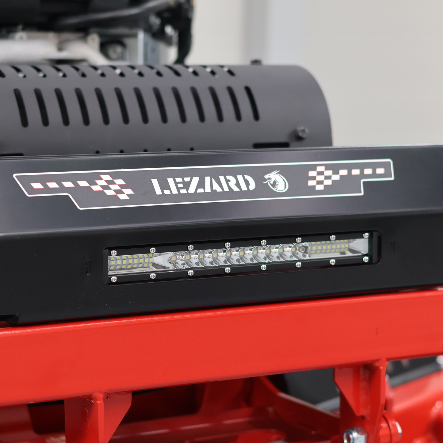 Stand on LEZARD S127 Briggs&Stratton 27KM 810cc 127cm conducteur debout rayon de braquage zéro professionnel municipal