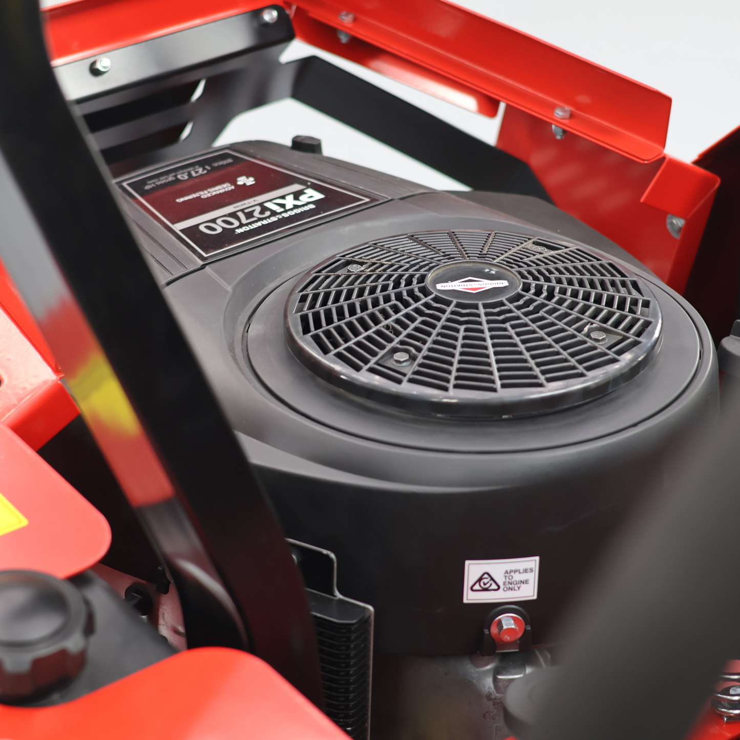 Tracteur tondeuse avec rayon de braquage zéro LEZARD Z127PRO 27CV Briggs&Stratton zero turn