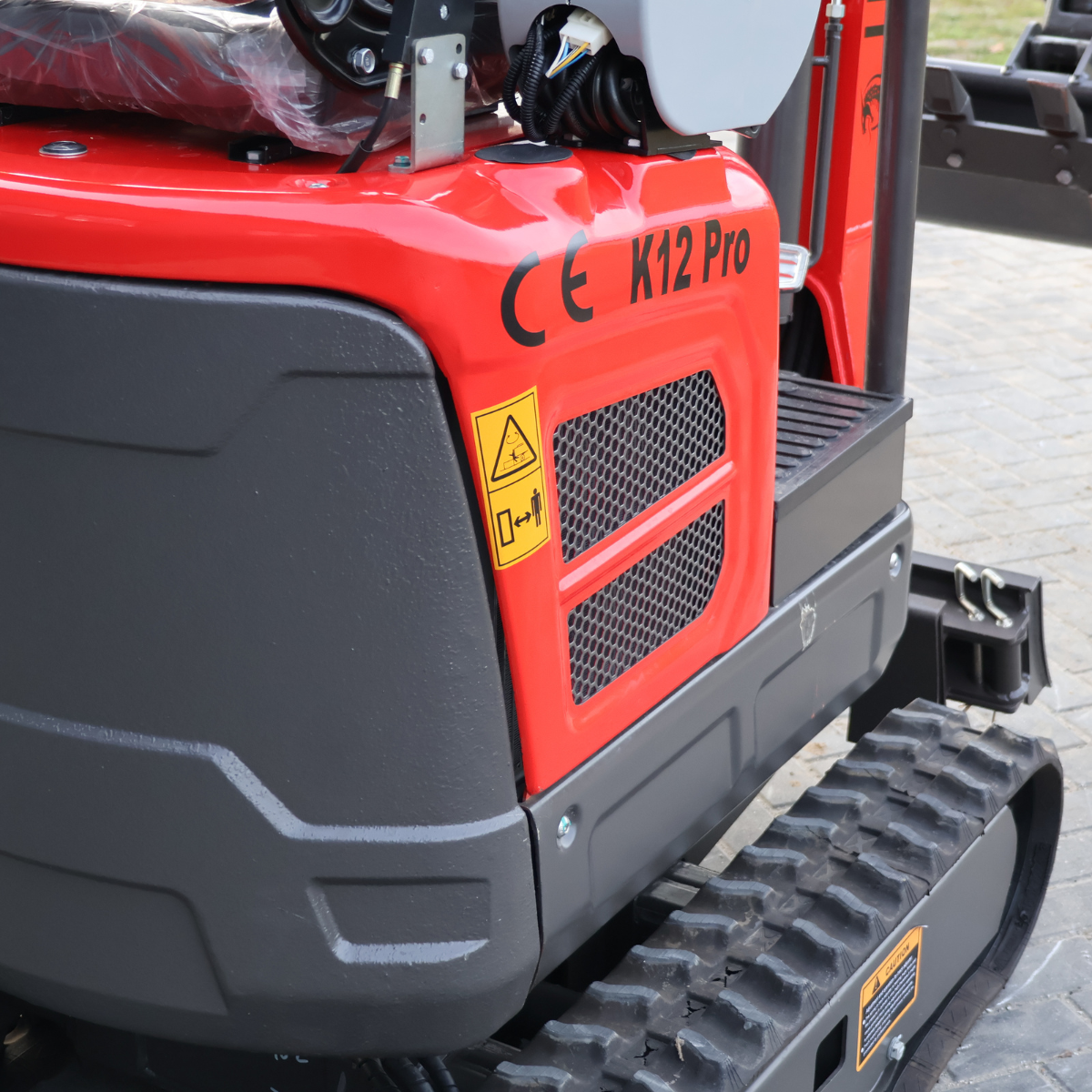 Koparka 1,2t LEZARD K12PRO rozsuwane gąsienice, ramie skrętne, 2 prędkości