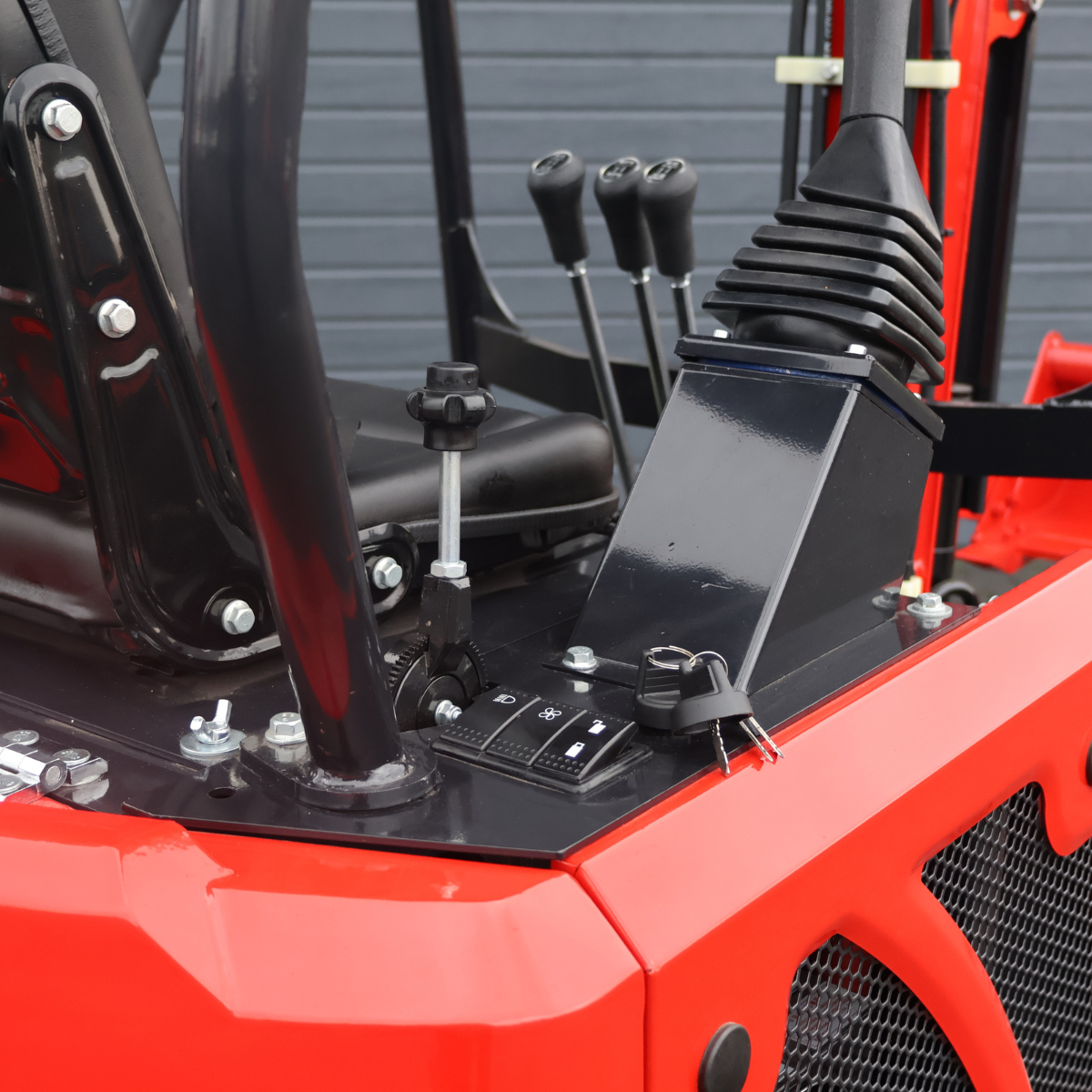 Koparka 1t LEZARD K10 joysticki, chłodnica oleju, ramię skrętne Diesel