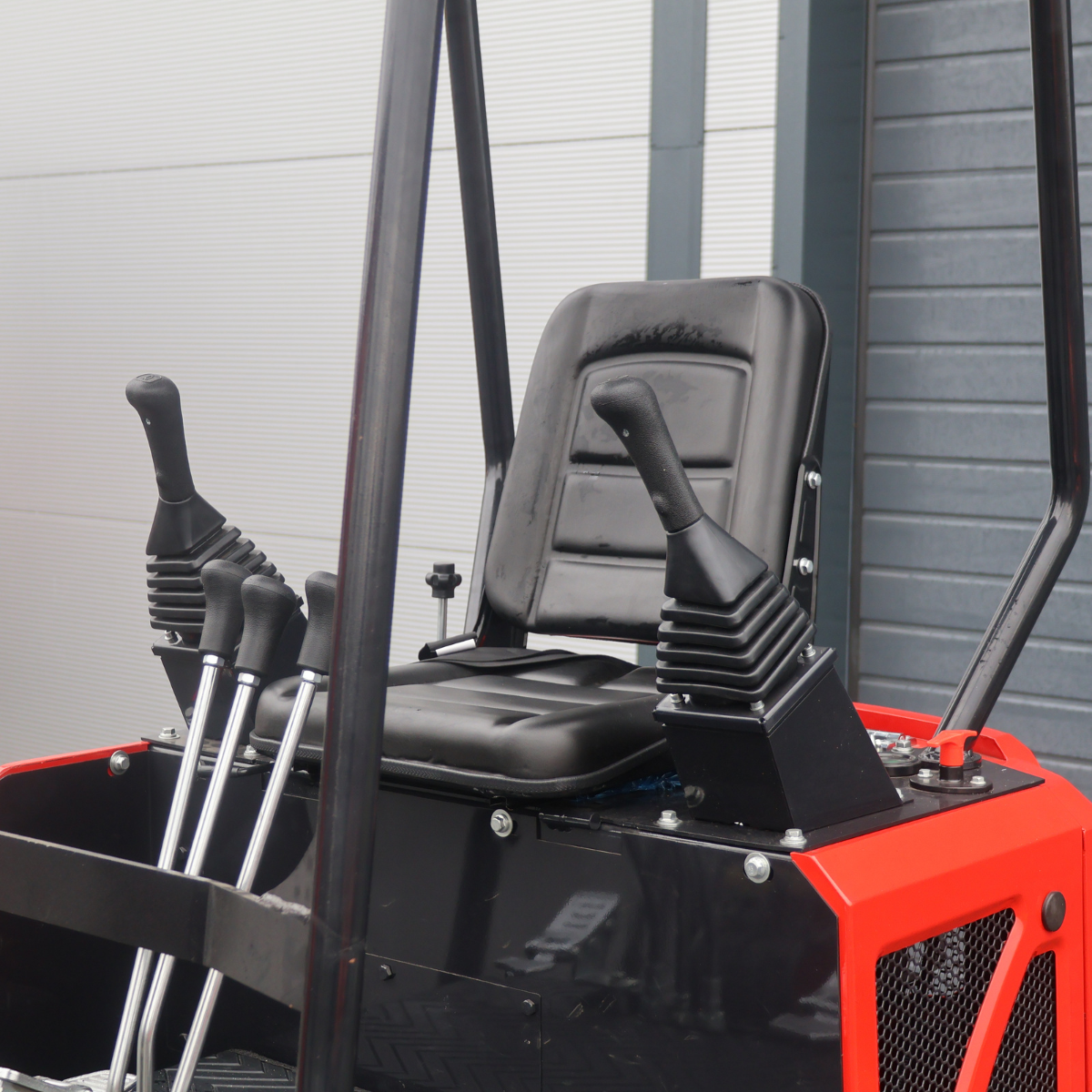 Koparka 1t LEZARD K10+hydrauliczny chwytak joysticki, chłodnica oleju, ramię skrętne, rozsuwane gąsienice Diesel