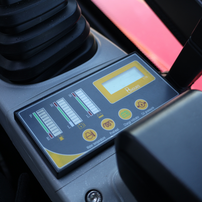 Koparka 3t LEZARD K30 KUBOTA kabina, dwie prędkości, ramie skrętne, start-stop