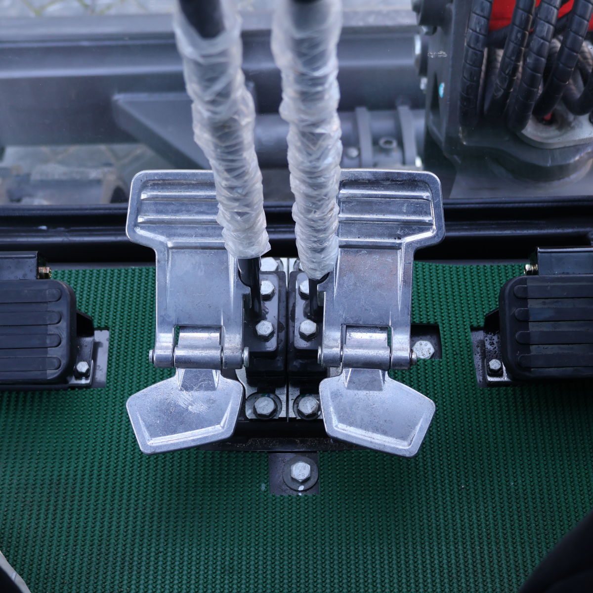 Koparka 3t LEZARD K30 KUBOTA kabina, dwie prędkości, ramie skrętne, start-stop