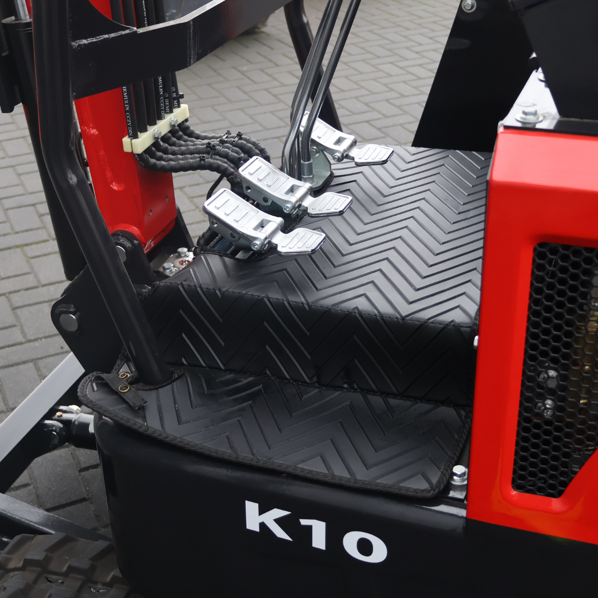 Koparka 1t LEZARD K10 joysticki, chłodnica oleju, ramię skrętne Diesel