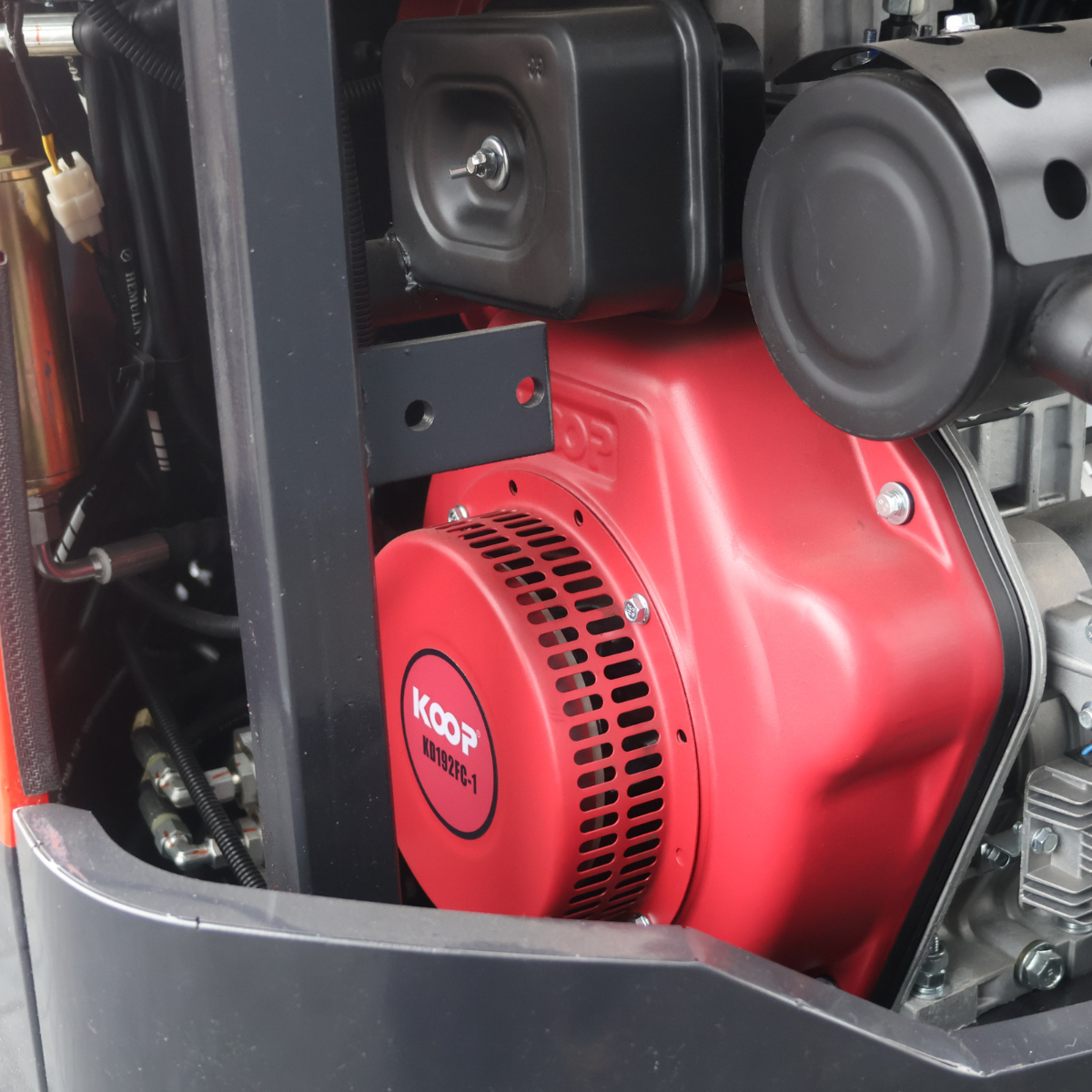 Koparka 1t LEZARD K10+hydrauliczny chwytak joysticki, chłodnica oleju, ramię skrętne, rozsuwane gąsienice Diesel